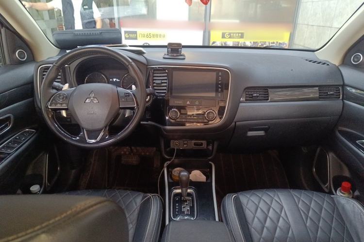 Used Mitsubishi Outlander 2020 2.4L 4x4 Zhi Xiang Edition 7-Seater Headliner