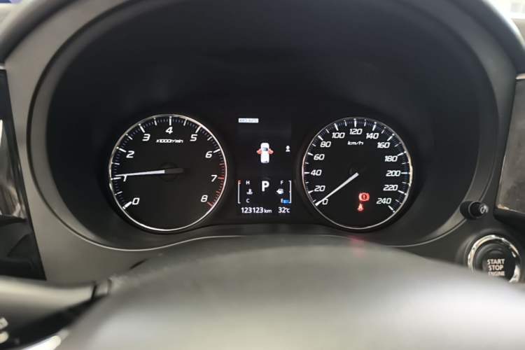 Used Mitsubishi Outlander 2020 2.4L 4x4 Zhi Xiang Edition 5 Seats Instrument Cluster