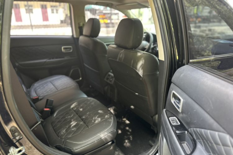 Used Mitsubishi Outlander 2020 2.4L 4x4 Zhi Xiang Edition 5 Seats Interior 5