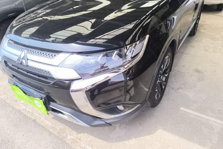 Used Mitsubishi Outlander 2020 2.4L 4x4 Zhi Xiang Edition 5 Seats Left Front Headlight