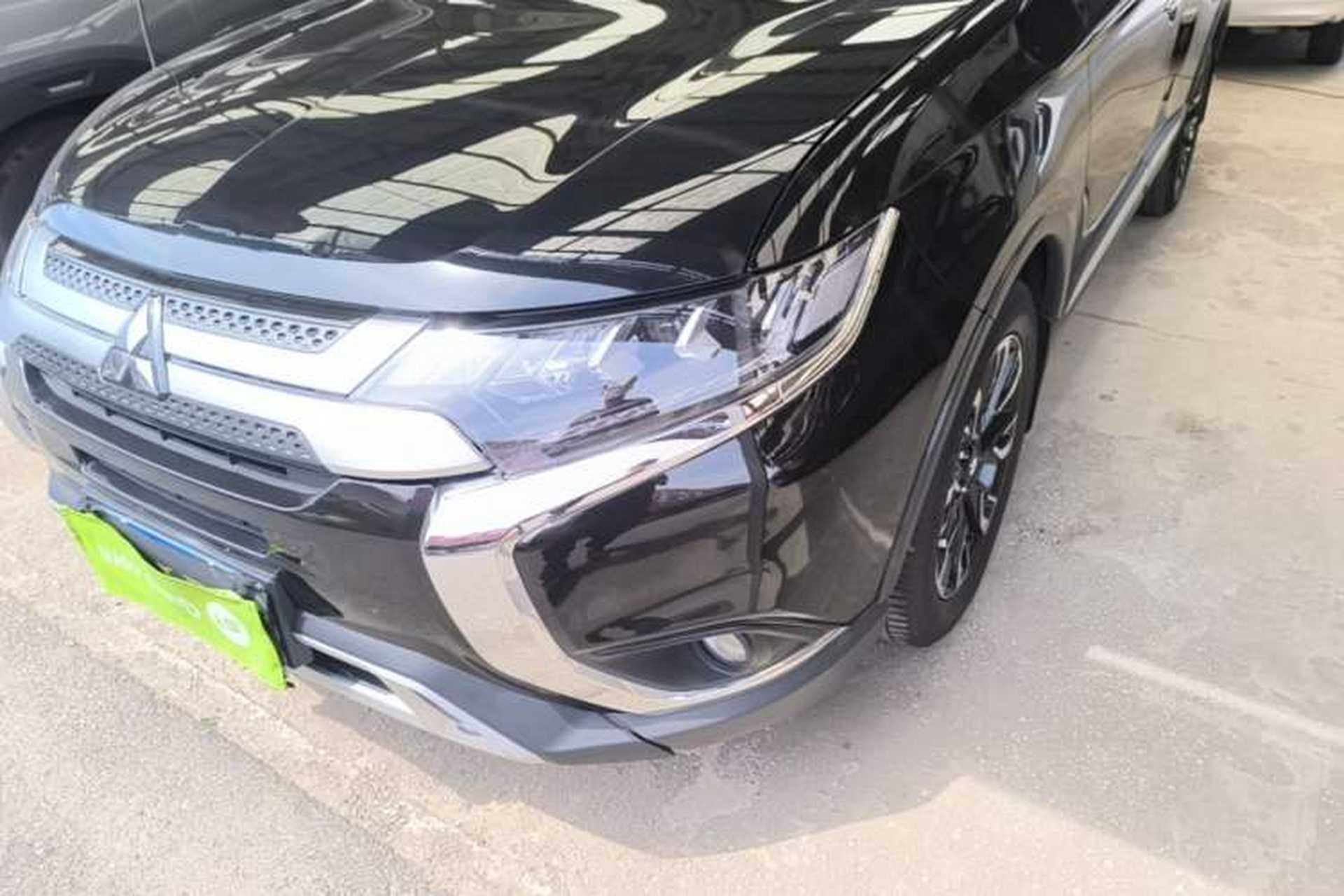 Used Mitsubishi Outlander 2020 2.4L 4x4 Zhi Xiang Edition 5 Seats Left Front Headlight