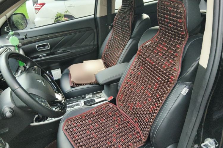 Used Mitsubishi Outlander 2020 2.0L Two-Wheel Drive Enjoyment Version 5 Seats Left Front Seat