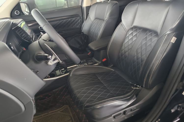 Used Mitsubishi Outlander 2020 2.4L 4x4 Zhi Xiang Edition 5 Seats Left Front Seat