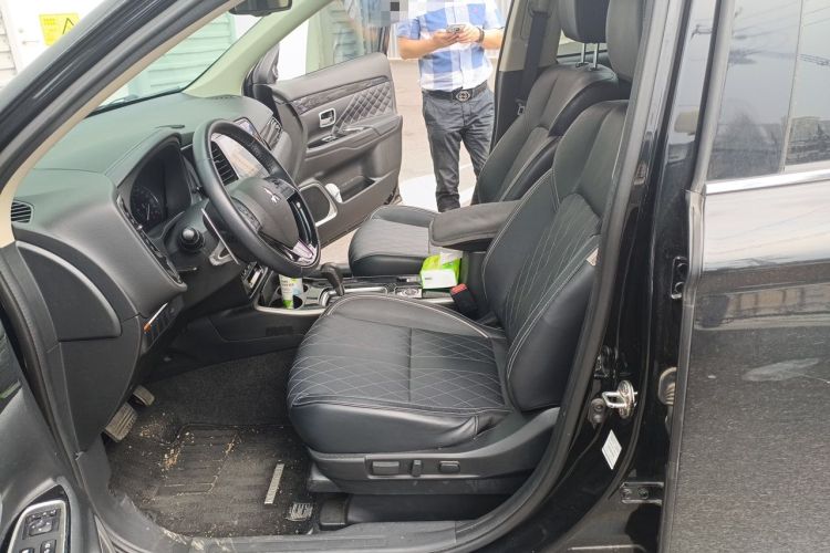 Used Mitsubishi Outlander 2020 2.4L 4x4 Zhi Xiang Edition 7-Seater Left Front Seat