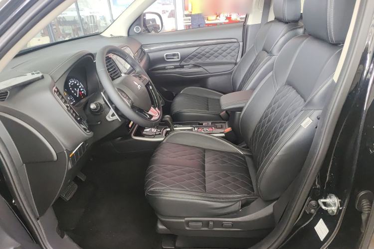 Used Mitsubishi Outlander 2020 2.4L 4x4 Zhi Xiang Edition 5 Seats Left Front Seat