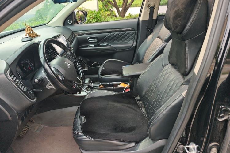 Used Mitsubishi Outlander 2020 2.4L 4x4 Zhi Xiang Edition 7-Seater Left Front Seat