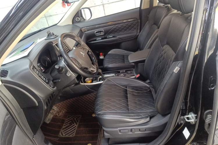 Used Mitsubishi Outlander 2020 2.4L 4x4 Zhi Xiang Edition 7-Seater Left Front Seat