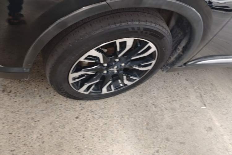 Used Mitsubishi Outlander 2020 2.0L Two-Wheel Drive Enjoyment Version 5 Seats Left Front Wheel Hub
