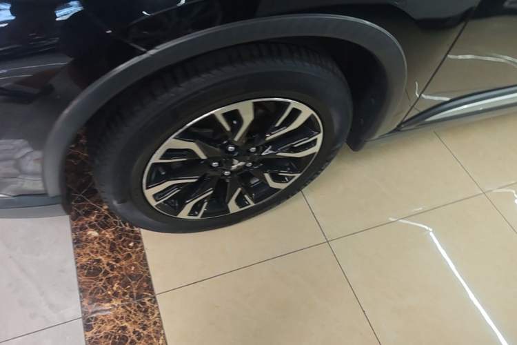 Used Mitsubishi Outlander 2020 2.0L Two-Wheel Drive Enjoyment Version 5 Seats Left Front Wheel Hub
