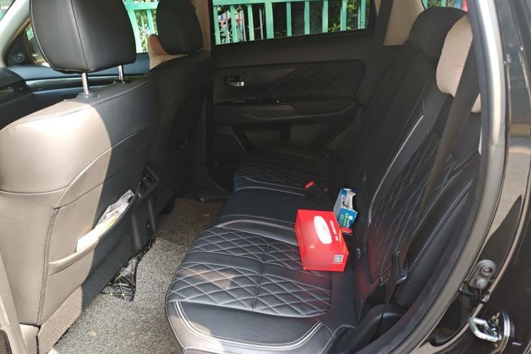 Used Mitsubishi Outlander 2020 2.4L 4x4 Zhi Xiang Edition 5 Seats Left Rear Seat