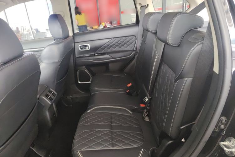 Used Mitsubishi Outlander 2020 2.4L 4x4 Zhi Xiang Edition 5 Seats Left Rear Seat