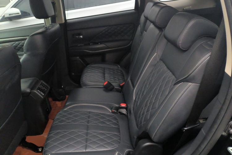 Used Mitsubishi Outlander 2020 2.4L 4x4 Zhi Xiang Edition 7-Seater Left Rear Seat