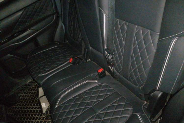 Used Mitsubishi Outlander 2020 2.4L 4x4 Zhi Xiang Edition 7-Seater Left Rear Seat
