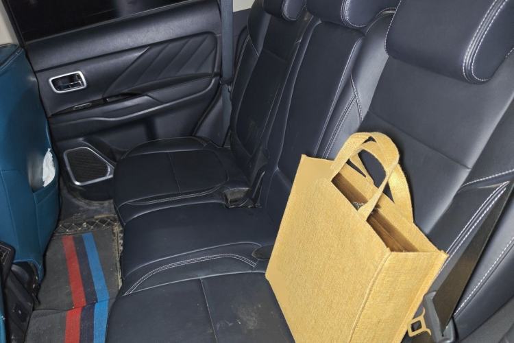 Used Mitsubishi Outlander 2020 2.0L Two-Wheel Drive Enjoyment Version 5 Seats Left Rear Seat