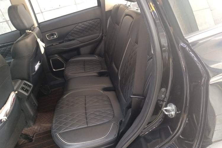 Used Mitsubishi Outlander 2020 2.4L 4x4 Zhi Xiang Edition 7-Seater Left Rear Seat