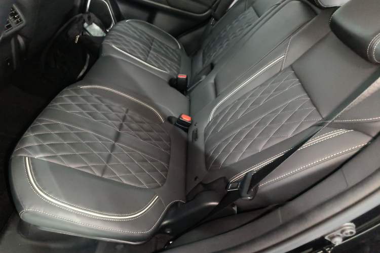 Used Mitsubishi Outlander 2020 2.4L 4x4 Zhi Xiang Edition 5 Seats Left Rear Seat