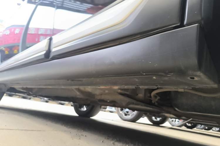 Used Mitsubishi Outlander 2020 2.4L 4x4 Zhi Xiang Edition 5 Seats Left Side Sill