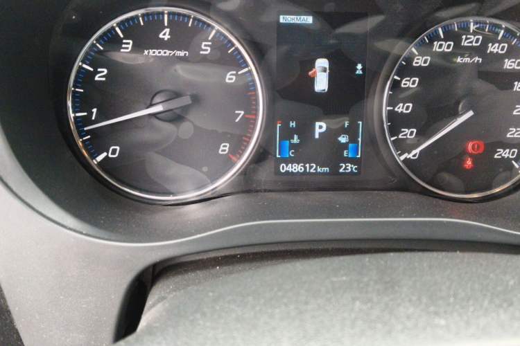 Used Mitsubishi Outlander 2020 2.4L 4x4 Zhi Xiang Edition 7-Seater Odometer Close Up