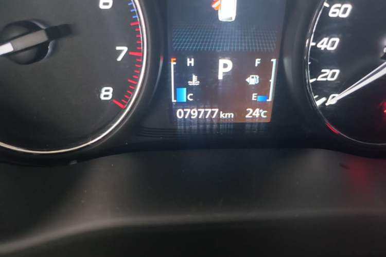 Used Mitsubishi Outlander 2020 2.4L 4x4 Zhi Xiang Edition 5 Seats Odometer Close Up