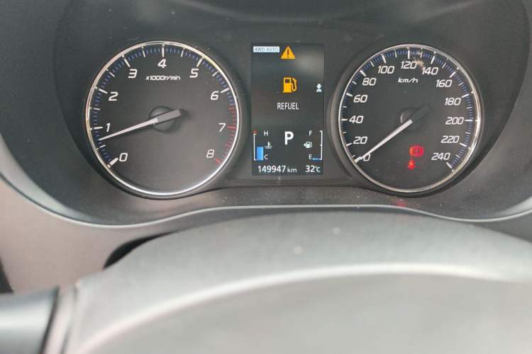 Used Mitsubishi Outlander 2020 2.4L 4x4 Zhi Xiang Edition 7-Seater Odometer Close Up