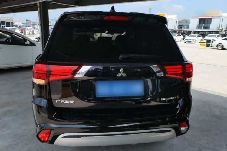 Used Mitsubishi Outlander 2020 2.0L Two-Wheel Drive Enjoyment Version 5 Seats Rear