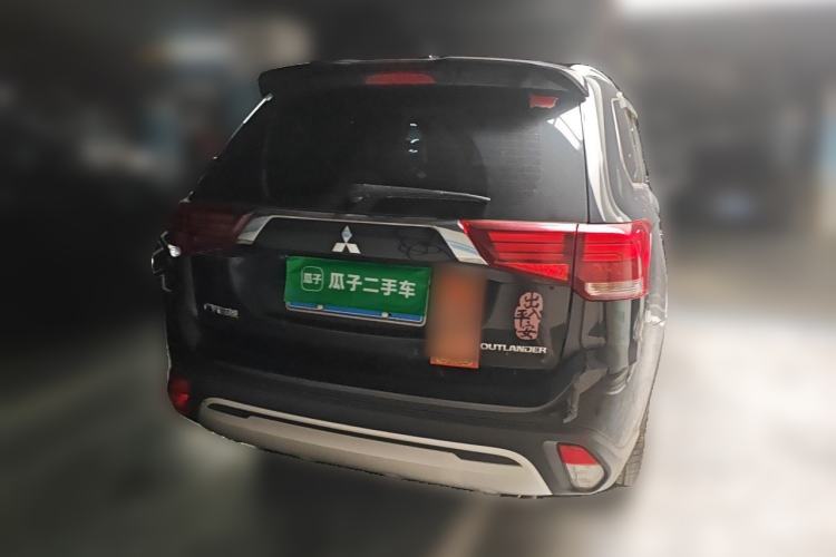 Used Mitsubishi Outlander 2020 2.0L Two-Wheel Drive Enjoyment Version 5 Seats Rear