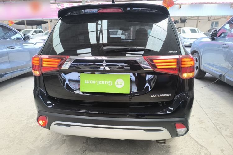 Used Mitsubishi Outlander 2020 2.4L 4x4 Zhi Xiang Edition 5 Seats Rear