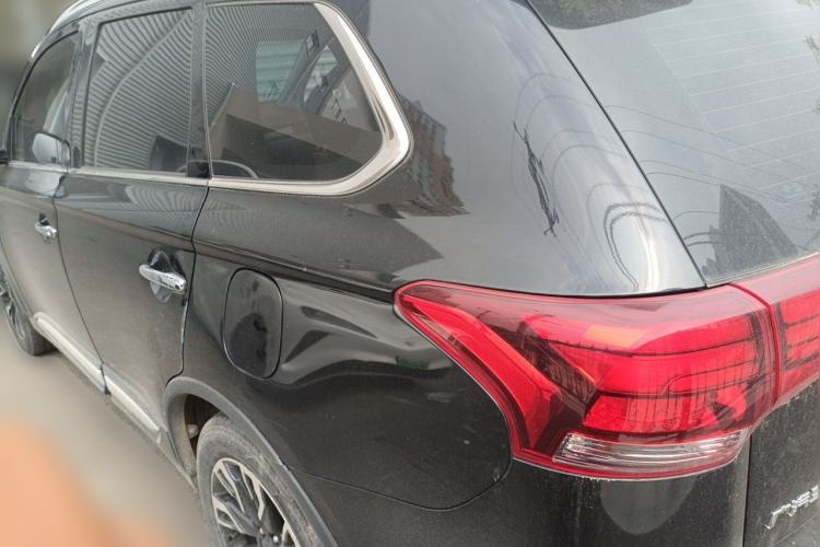 Used Mitsubishi Outlander 2020 2.4L 4x4 Zhi Xiang Edition 7-Seater Rear Left 45 Deg