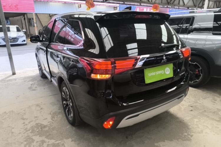 Used Mitsubishi Outlander 2020 2.4L 4x4 Zhi Xiang Edition 5 Seats Rear Left 45 Deg
