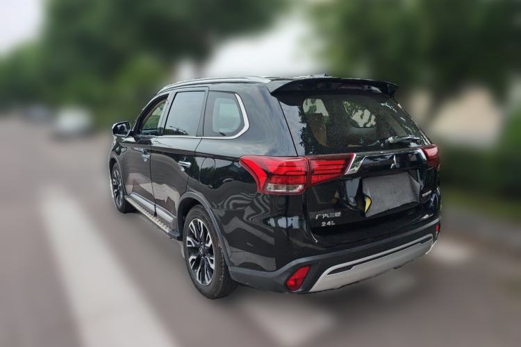 Used Mitsubishi Outlander 2020 2.4L 4x4 Zhi Xiang Edition 7-Seater Rear Left 45 Deg