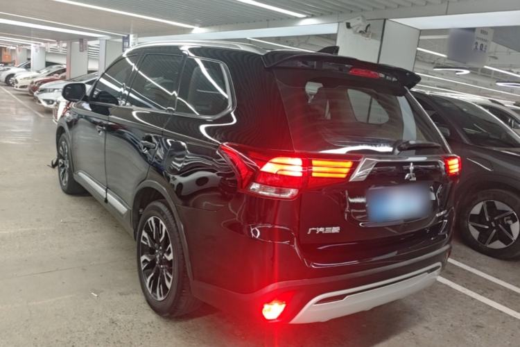 Used Mitsubishi Outlander 2020 2.0L Two-Wheel Drive Enjoyment Version 5 Seats Rear Left 45 Deg