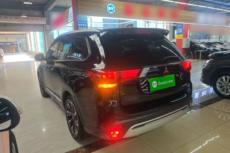 Used Mitsubishi Outlander 2020 2.0L Two-Wheel Drive Enjoyment Version 5 Seats Rear Left 45 Deg
