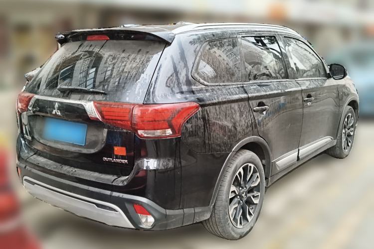 Used Mitsubishi Outlander 2020 2.0L Two-Wheel Drive Enjoyment Version 5 Seats Rear Right 45 Deg
