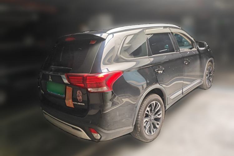 Used Mitsubishi Outlander 2020 2.0L Two-Wheel Drive Enjoyment Version 5 Seats Rear Right 45 Deg
