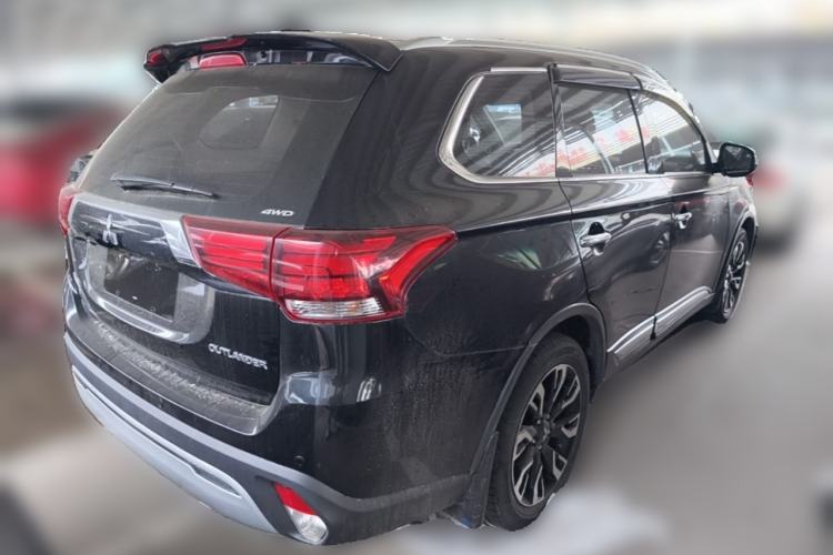 Used Mitsubishi Outlander 2020 2.4L 4x4 Zhi Xiang Edition 5 Seats Rear Right 45 Deg