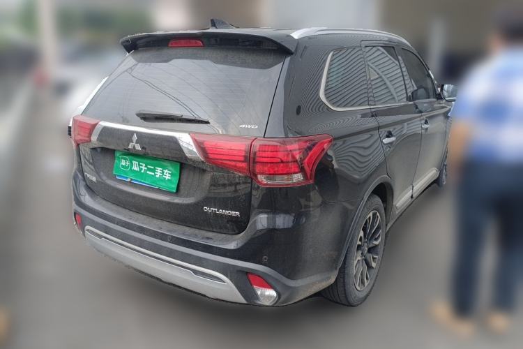 Used Mitsubishi Outlander 2020 2.4L 4x4 Zhi Xiang Edition 7-Seater Rear Right 45 Deg