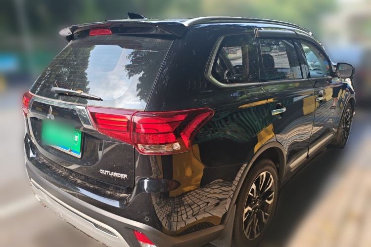 Used Mitsubishi Outlander 2020 2.4L 4x4 Zhi Xiang Edition 5 Seats Rear Right 45 Deg