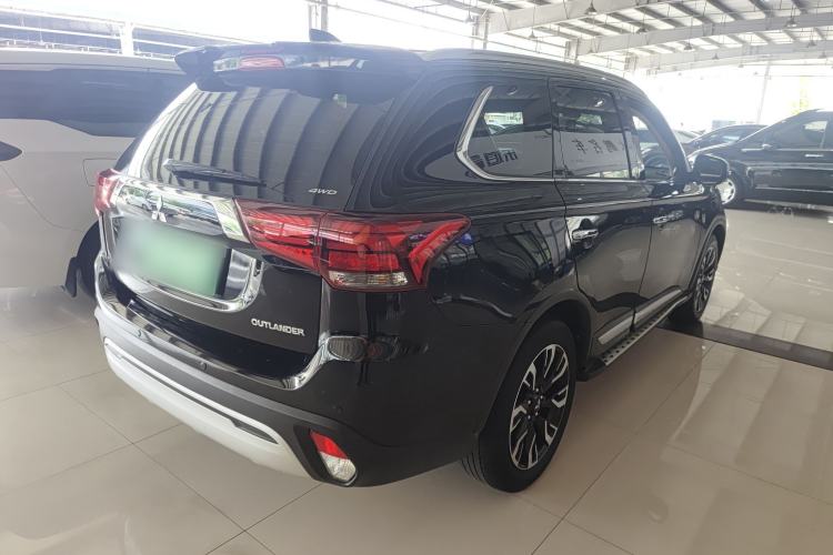 Used Mitsubishi Outlander 2020 2.4L 4x4 Zhi Xiang Edition 5 Seats Rear Right 45 Deg