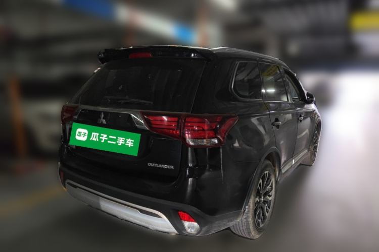 Used Mitsubishi Outlander 2020 2.0L Two-Wheel Drive Enjoyment Version 5 Seats Rear Right 45 Deg