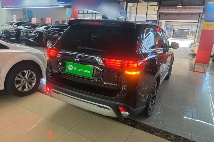 Used Mitsubishi Outlander 2020 2.0L Two-Wheel Drive Enjoyment Version 5 Seats Rear Right 45 Deg