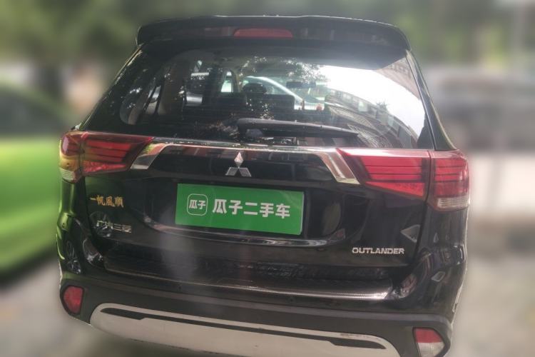Used Mitsubishi Outlander 2020 2.0L Two-Wheel Drive Comfort Edition 7-Seater Rear
