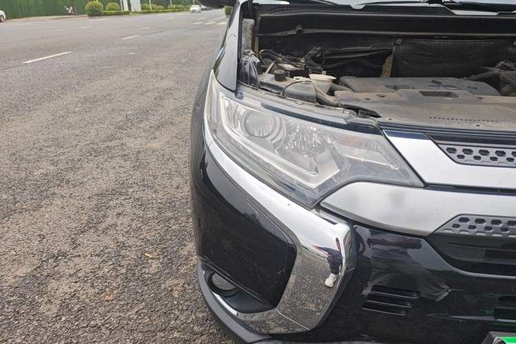 Used Mitsubishi Outlander 2020 2.0L Two-Wheel Drive Enjoyment Version 5 Seats Right Front Headlight