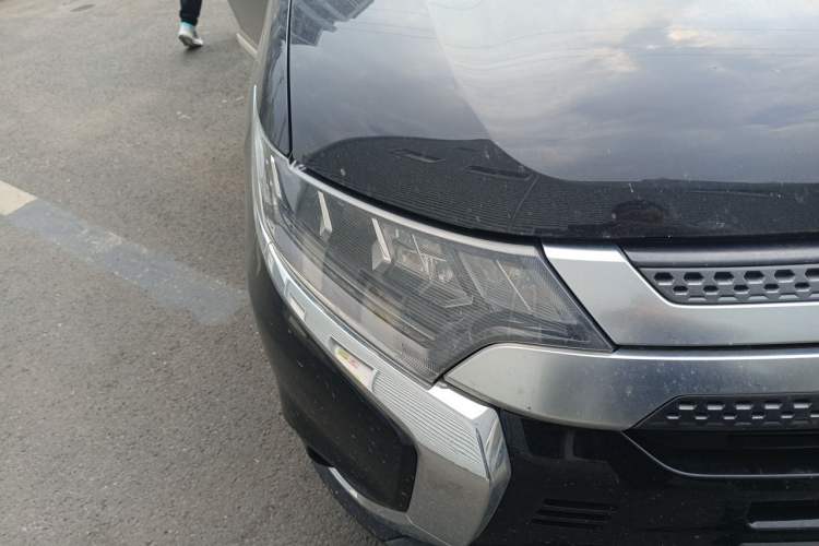 Used Mitsubishi Outlander 2020 2.4L 4x4 Zhi Xiang Edition 7-Seater Right Front Headlight