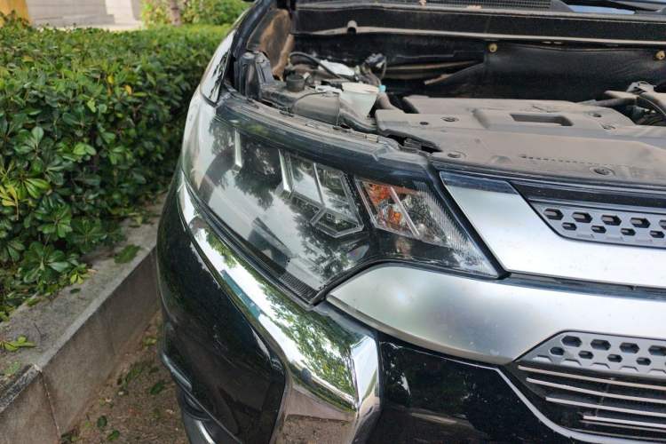Used Mitsubishi Outlander 2020 2.4L 4x4 Zhi Xiang Edition 7-Seater Right Front Headlight