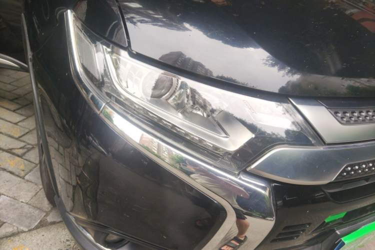 Used Mitsubishi Outlander 2020 2.0L Two-Wheel Drive Comfort Edition 7-Seater Right Front Headlight