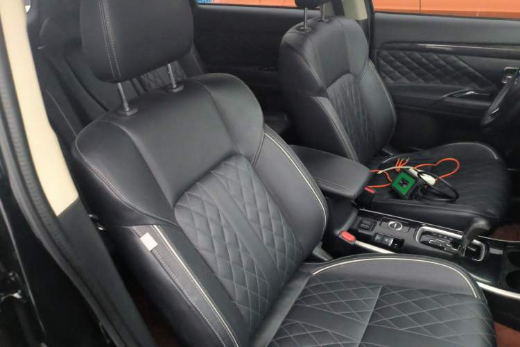 Used Mitsubishi Outlander 2020 2.4L 4x4 Zhi Xiang Edition 7-Seater Right Front Seat