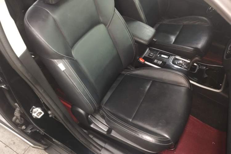 Used Mitsubishi Outlander 2020 2.0L Two-Wheel Drive Enjoyment Version 5 Seats Right Front Seat