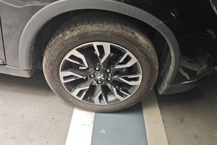 Used Mitsubishi Outlander 2020 2.0L Two-Wheel Drive Enjoyment Version 5 Seats Right Front Wheel Hub