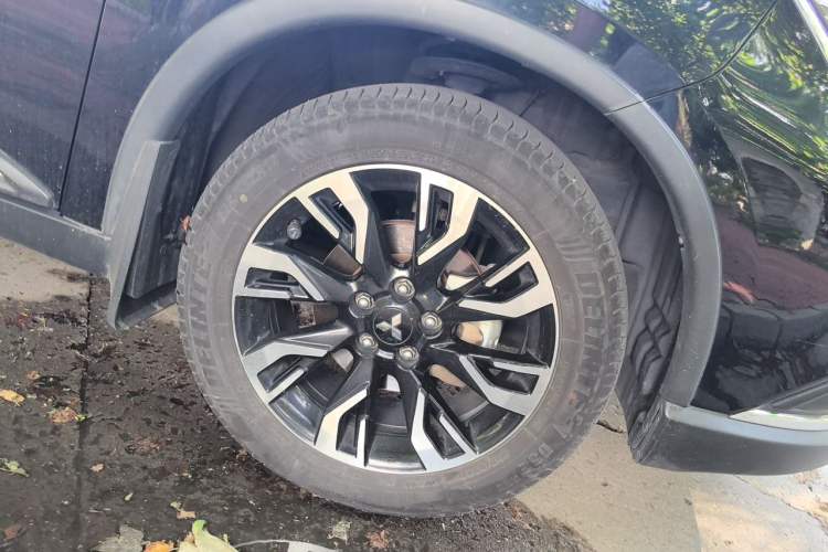 Used Mitsubishi Outlander 2020 2.0L Two-Wheel Drive Enjoyment Version 5 Seats Right Front Wheel Hub
