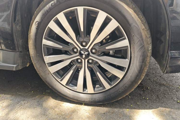 Used Mitsubishi Outlander 2020 2.0L Two-Wheel Drive Comfort Edition 7-Seater Right Front Wheel Hub